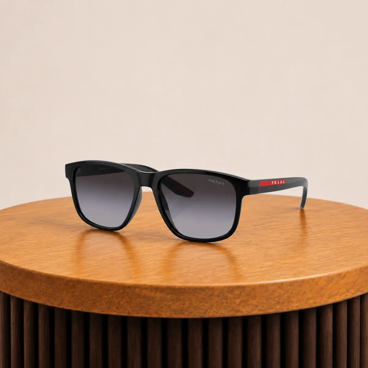 نظارة شمسية Prada PR 06YS Cat-Eye Shield بإطار عين القطة / درع للنساء
